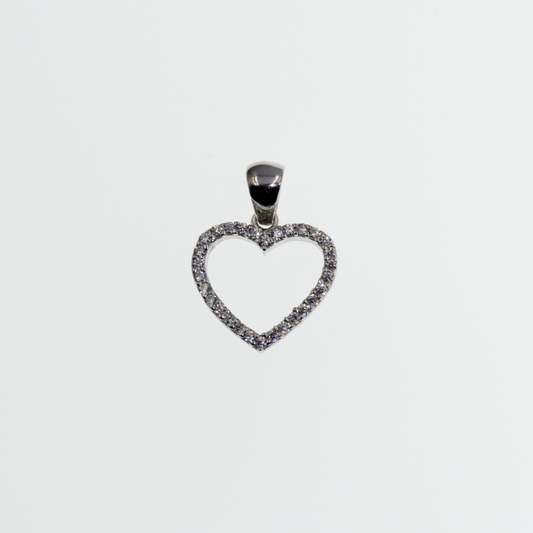 Silber Herz Anhänger aus Silber 925 mit funkelnden weißen Zirkonia-Steinen und elegantem Herz Design.