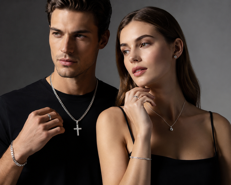 925 Sterling Silber Schmuck für Damen & Herren bei EverydaySchmuck: Entdecken Sie Halsketten, Königsketten, Kreuz-Anhänger und Ringe.