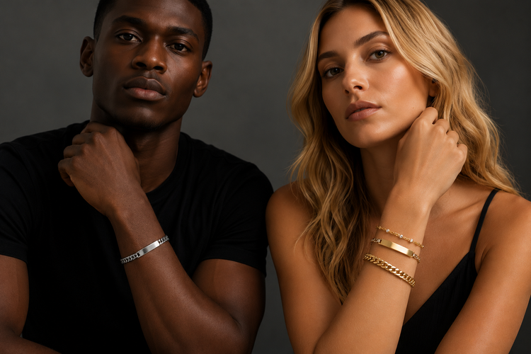Unsere Kollektion umfasst elegante Edelstahl Armbänder für Damen sowie moderne Edelstahl Armbänder für Herren.