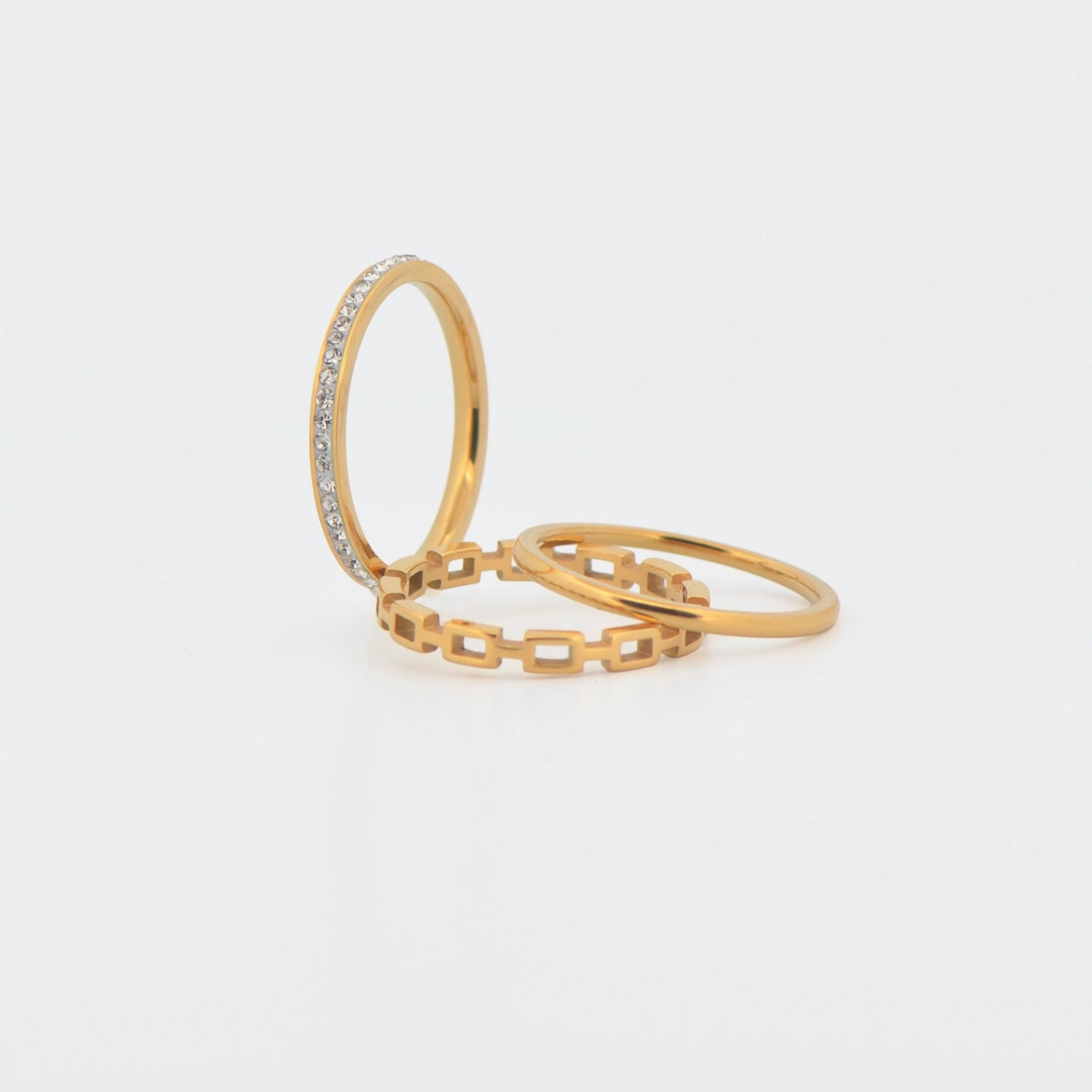 Wasserfestes Edelstahl Ring Set in Goldfarbe mit drei filigranen Ringen