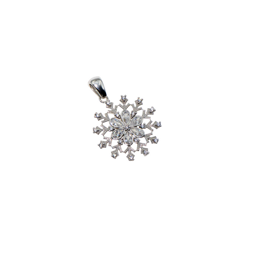 Funkelnder Schneeflocke Anhänger aus Silber 925 mit Zirkonia und Rhodinierung. Moderner Silberschmuck für Ihre Schmuckbox bei Everyday Schmuck.