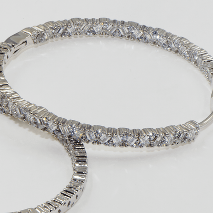Grosse 925 Silber Creolen mit Inside-Out Zirkonia Besatz – Rhodiniert