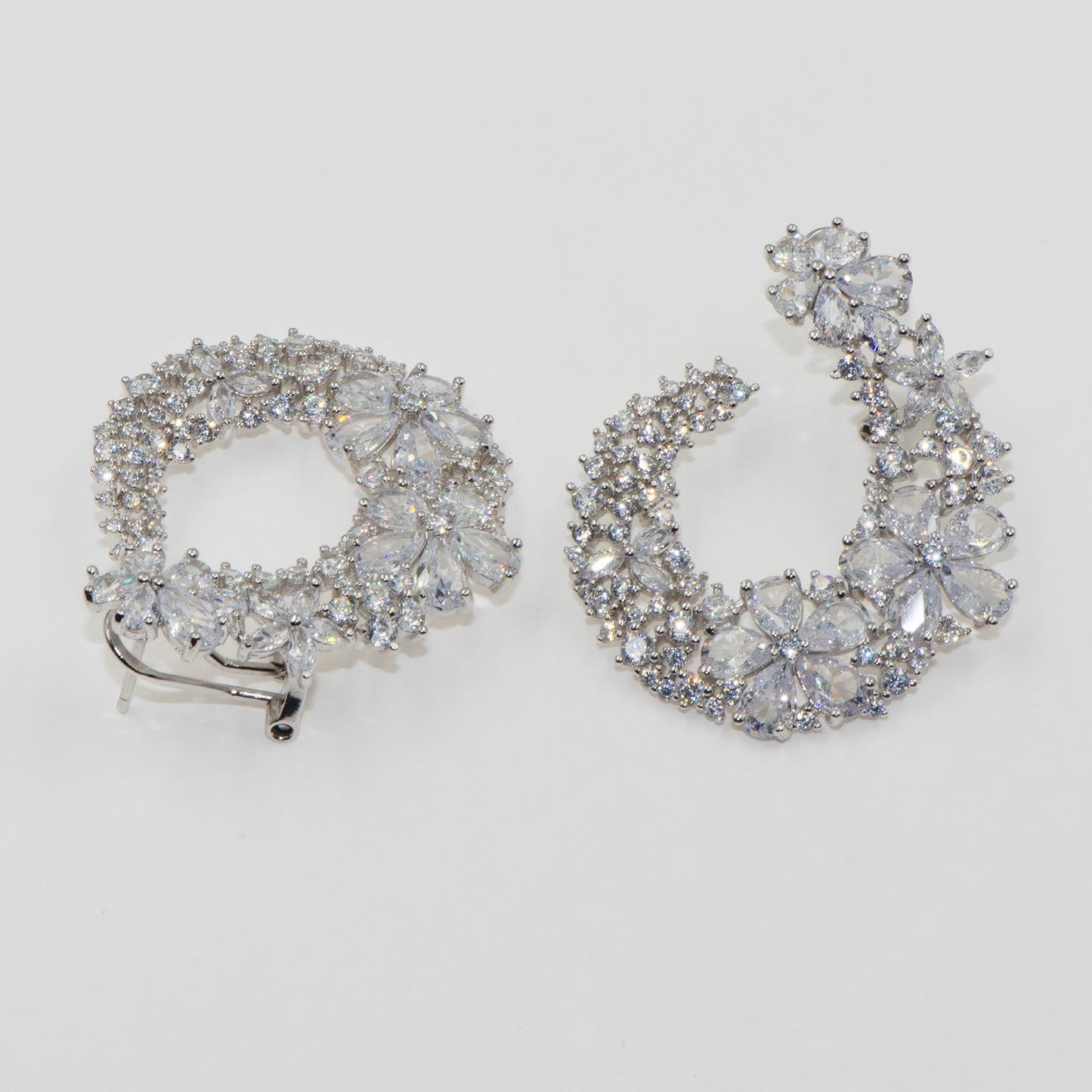 Spezielle Luxus Blumen Ohrringe Silber 925 Zirkonia Omega Verschluss