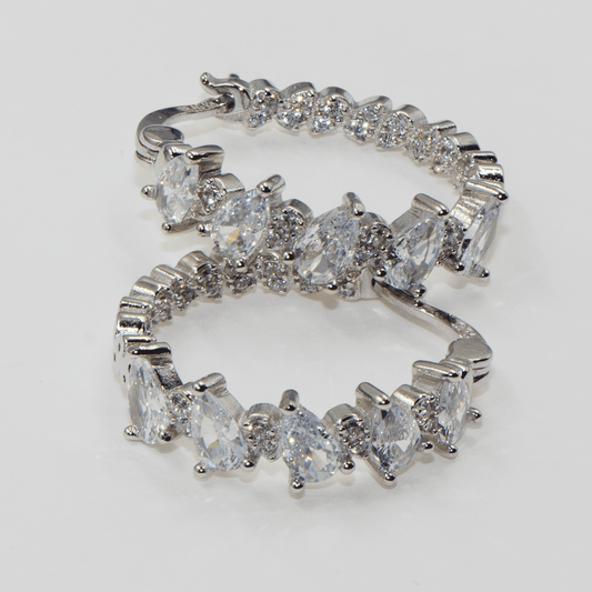 Moderne Damen Creolen aus echtem Silber 925 mit funkelnden Zirkonia-Steinen | Everyday Schmuck