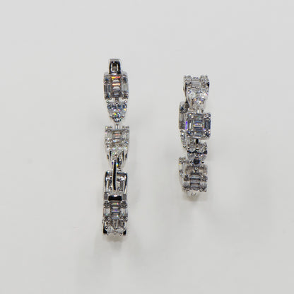 Diese luxuriösen Ohrclips aus echtem Silber 925 verleihen jedem Look eine elegante und glamouröse Ausstrahlung.