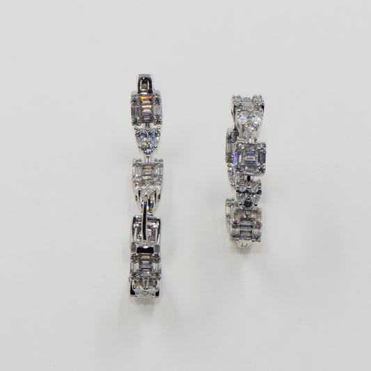 Diese luxuriösen Ohrclips aus echtem Silber 925 verleihen jedem Look eine elegante und glamouröse Ausstrahlung.