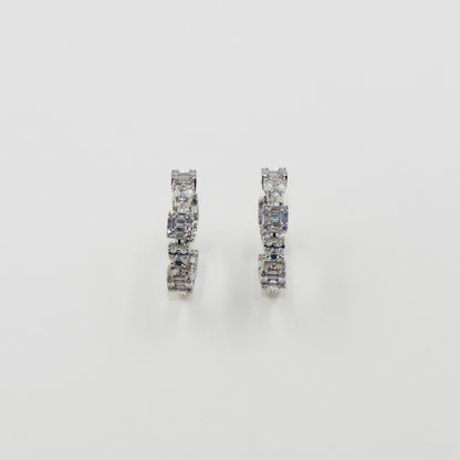 Diese luxuriösen Ohrclips aus echtem Silber 925 verleihen jedem Look eine elegante und glamouröse Ausstrahlung.