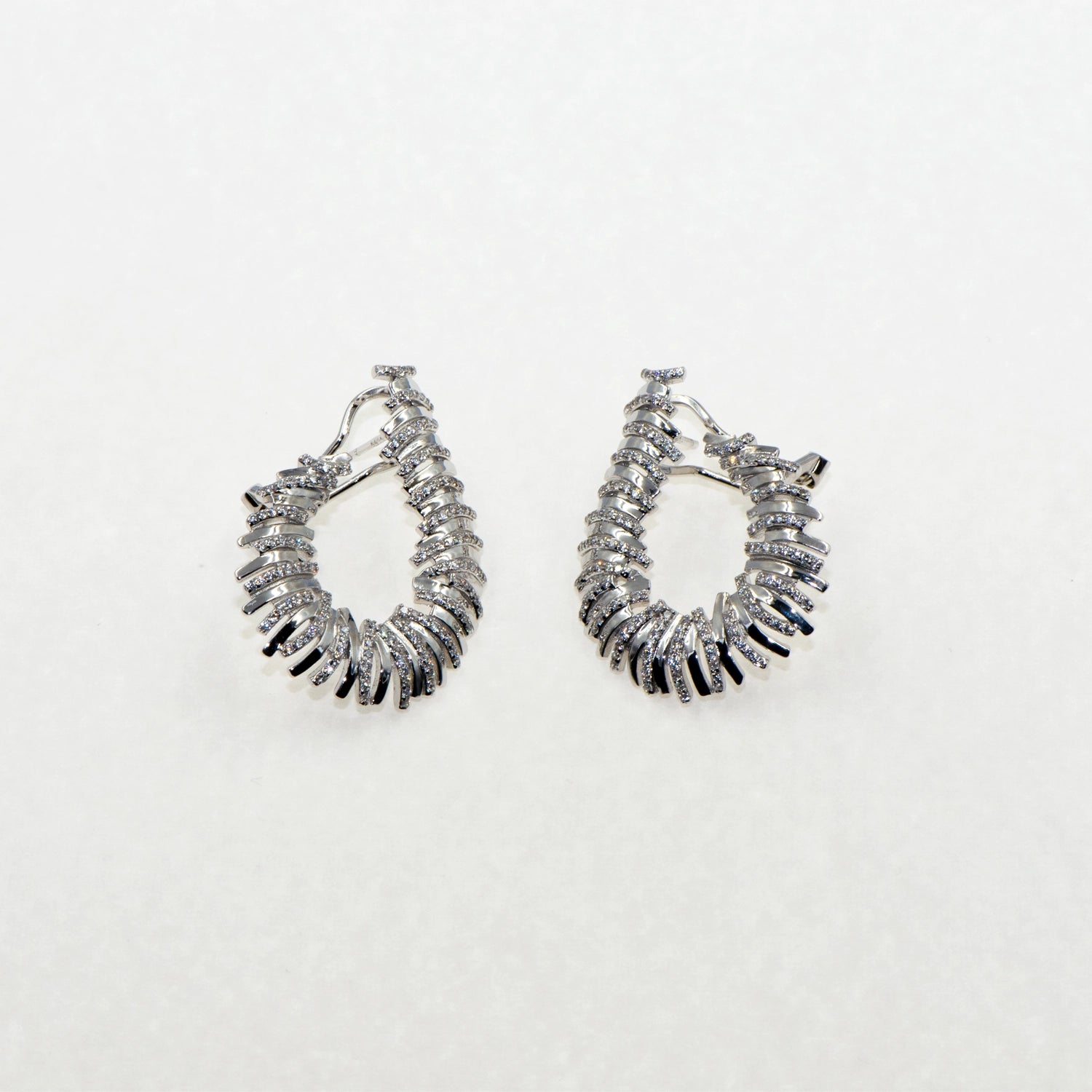 Moderne Damen Ohrclips aus echtem Silber 925 mit glamourösem Zirkonia Design und eleganter Ausstrahlung | Everyday Schmuck