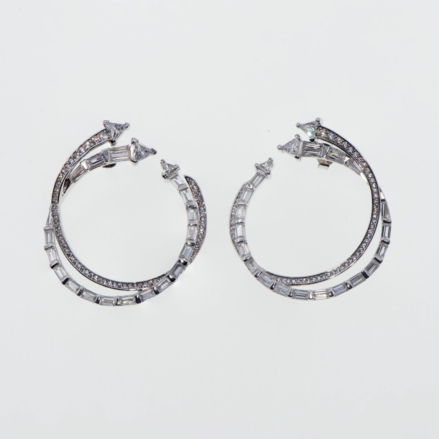 Everyday Schmuck ch steht für modernen, stilvollen und hochwertigen Silberschmuck mit zeitlosen Designs für besondere Momente und den eleganten Alltag.