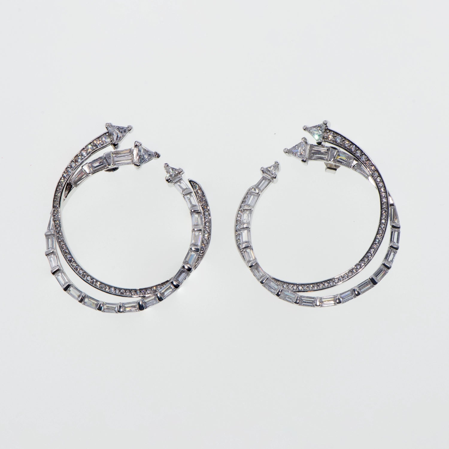 Everyday Schmuck ch steht für modernen, stilvollen und hochwertigen Silberschmuck mit zeitlosen Designs für besondere Momente und den eleganten Alltag.
