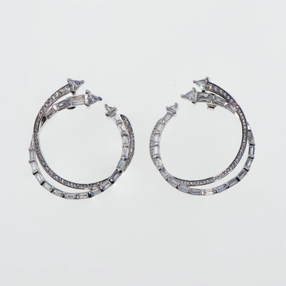 Everyday Schmuck ch steht für modernen, stilvollen und hochwertigen Silberschmuck mit zeitlosen Designs für besondere Momente und den eleganten Alltag.