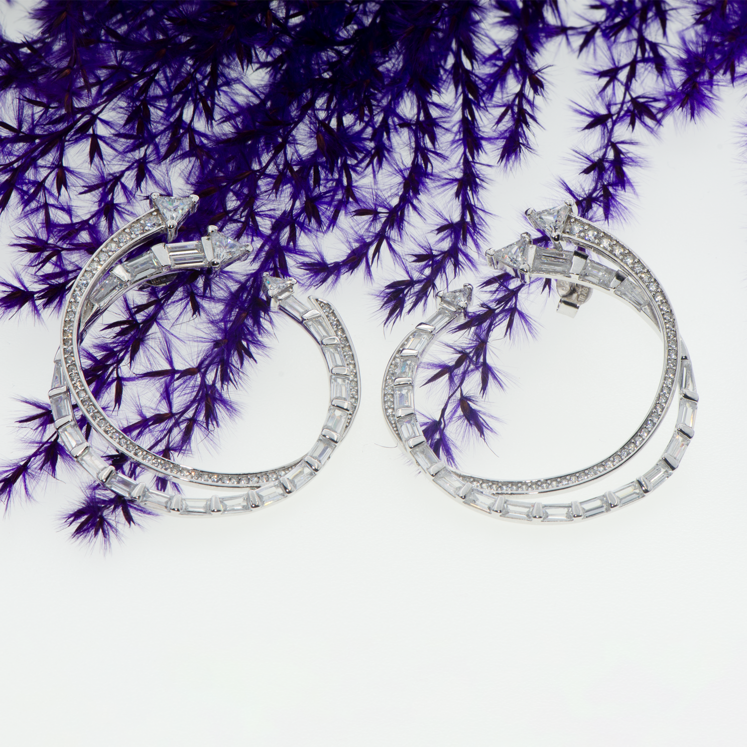 Everyday Schmuck ch steht für modernen, stilvollen und hochwertigen Silberschmuck mit zeitlosen Designs für besondere Momente und den eleganten Alltag.