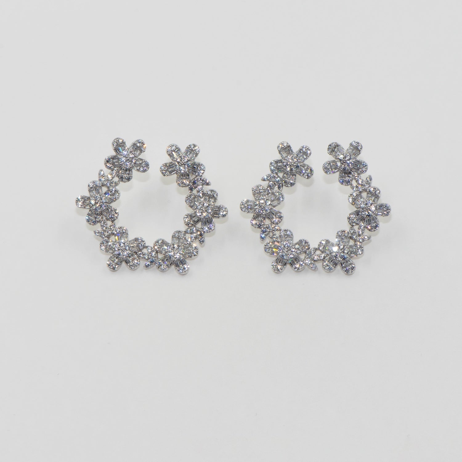 Luxuriöse Damen Ohrringe aus Silber 925 mit glamourösem Blumen Design und eleganten Zirkonia | Everyday Schmuck