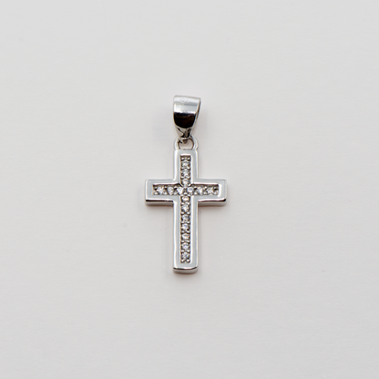 Breiter Kreuz Anhänger aus Silber 925 mit runden weissen Zirkonia-Steinen und rhodinierter Oberfläche für Damen und Herren.