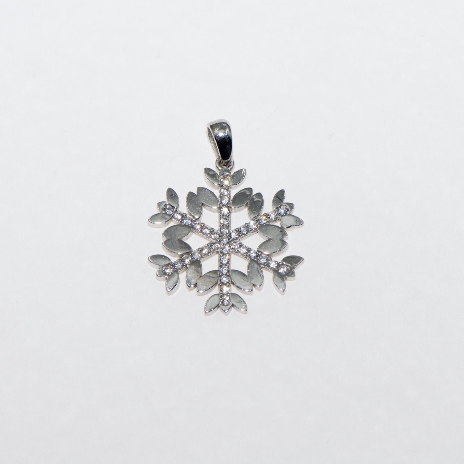 Echte Silber Schneeflocke Anhänger aus 925 Silber mit weissen Zirkonia und Blätter Design