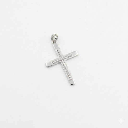 Eleganter Kreuz Anhänger aus Silber 925 mit weißen Zirkonia-Steinen für Damen und Herren im klassischen Design.