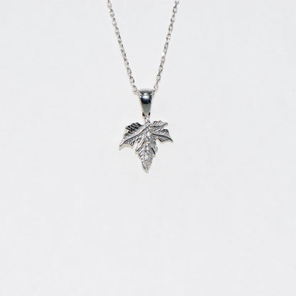 Halskette mit Anhänger 925 Silber Symbol Platanenblatt mit Zirkonia