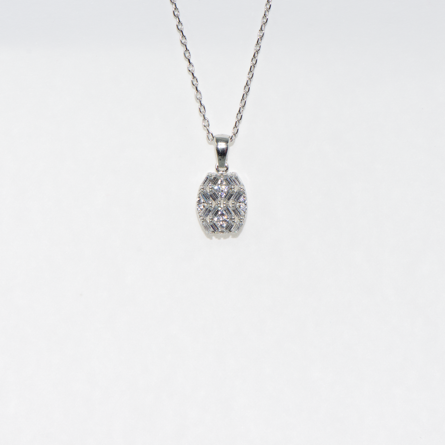 Halskette mit Oval Anhänger und Zirkonia aus 925 Silber