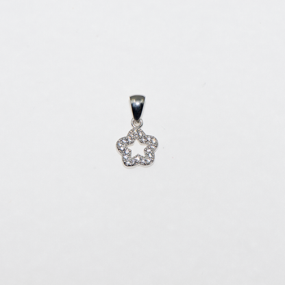 Kleine Silberstern Blume Anhänger aus 925 Silber mit funkelnden Zirkonia von Everyday Schmuck