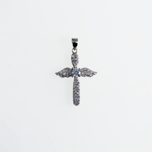 Kreuz Anhänger aus Silber 925 mit weißen Zirkonia-Steinen im eleganten Engelsflügel Stil für Damen, Herren und Unisex Looks.