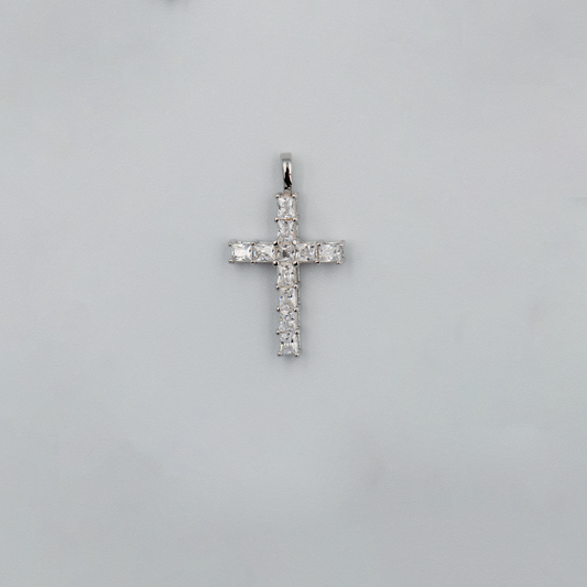 Kreuz Anhänger aus Silber 925 mit karree weißen Zirkonia-Steinen und rhodinierter Oberfläche für Damen und Herren.