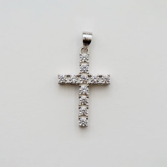 Kreuz Anhänger aus Silber 925 mit runden weißen Zirkonia-Steinen und rhodinierter Oberfläche für Damen und Herren im eleganten Design.