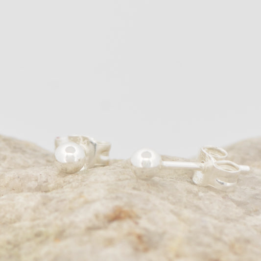 Kugel-Ohrstecker aus 925 Sterling Silber, 3 mm, auf Naturstein