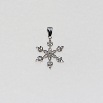 Schneeflocken Design Anhänger aus Silber 925 mit weißen Zirkonia Steinen