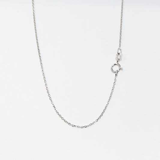 Feine Silber Kette aus 925 Silber mit rhodinierter Oberfläche. Verfügbar in den Längen 40 cm, 45 cm und 50 cm für Damen und Herren.