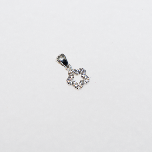 Kleine Silberstern Blume Anhänger aus 925 Silber mit funkelnden Zirkonia von Everyday Schmuck